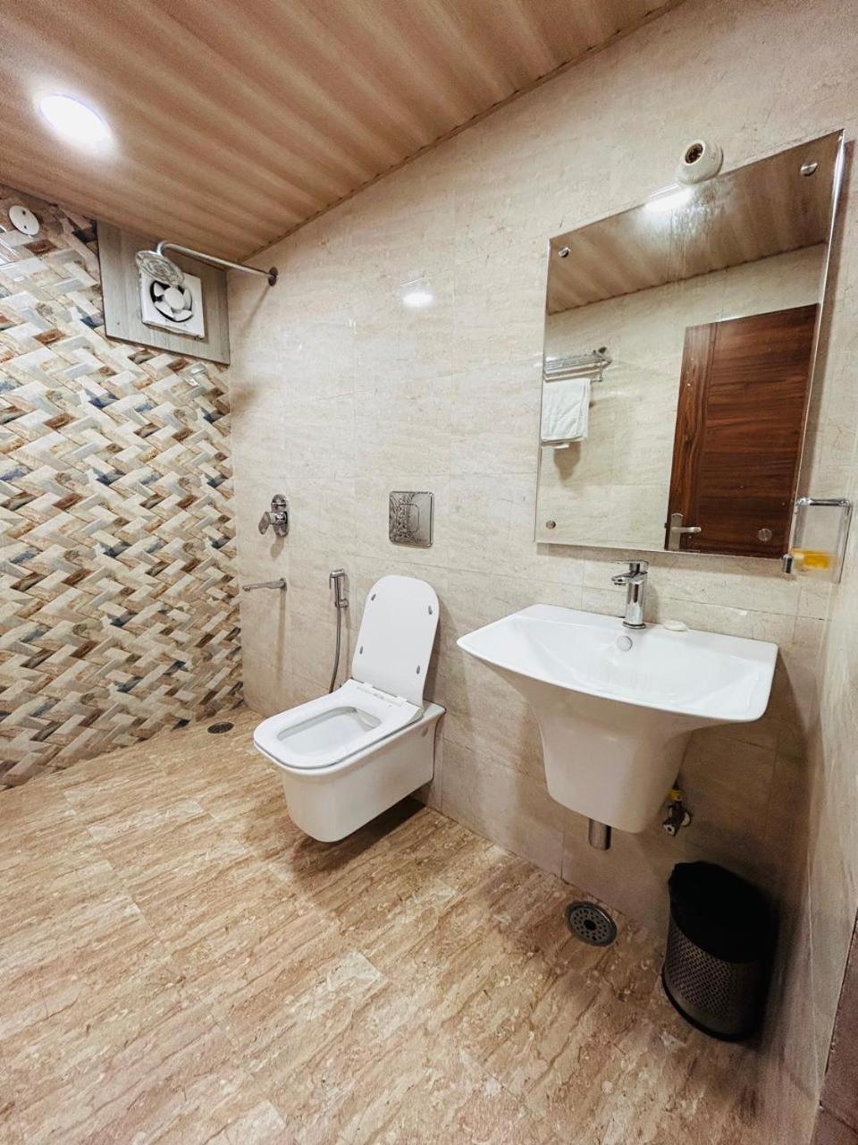 Yog Maya Regency B&B 西姆拉 外观 照片